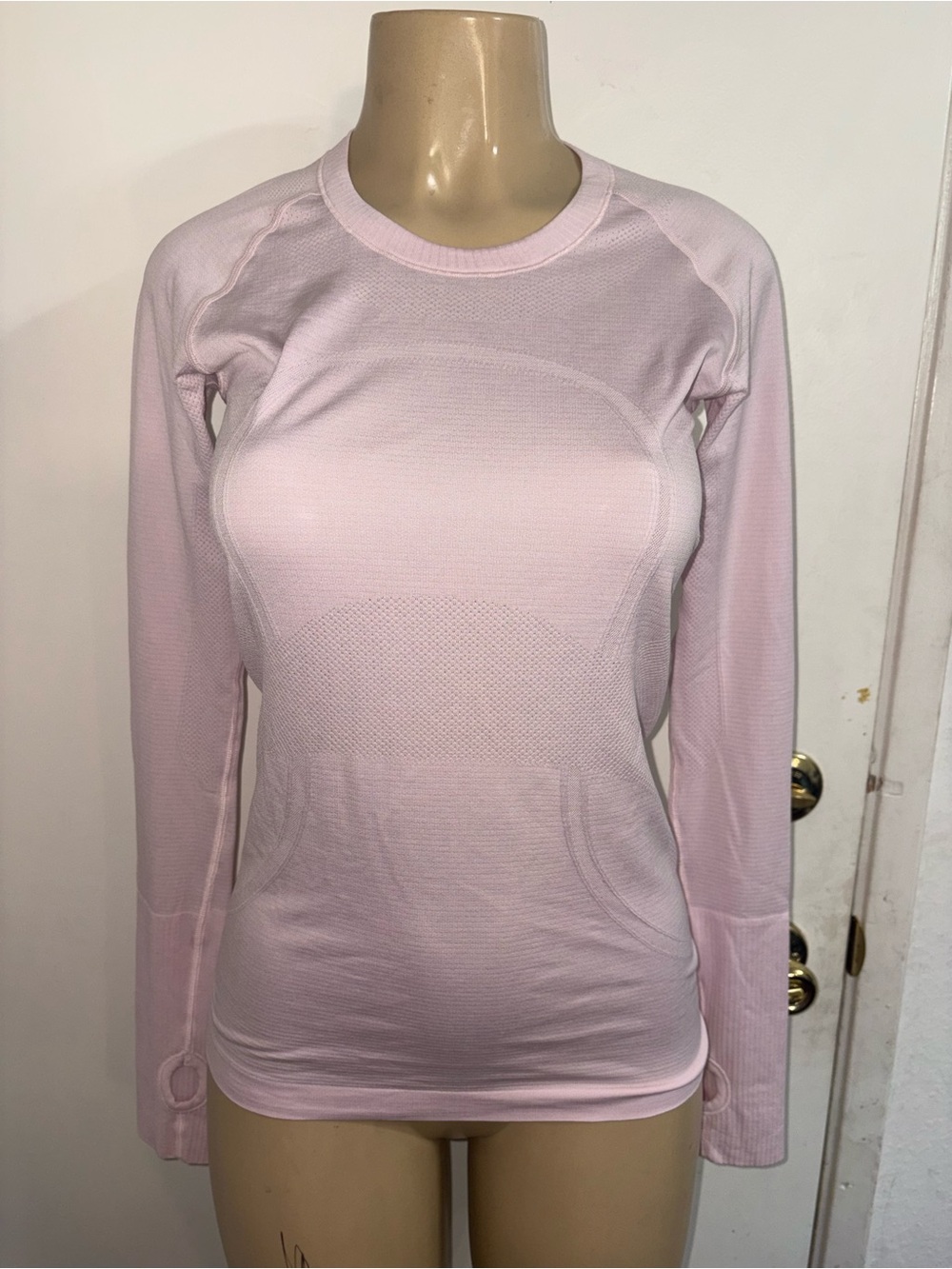 lululemon Swiftly Tech Long Sleeve tee size 6